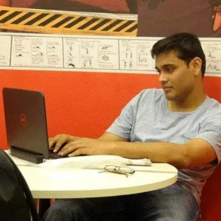 Harshit Dwivedi Education