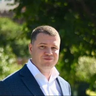 ЛИСТРАТОВ
