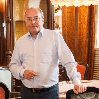 За Павла Сюткина