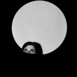 lens based лера круглова