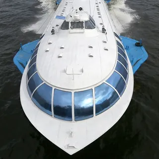 Над морями, над волнами