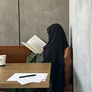 أَثرٌ طَـيِّبٌ | طَالِبَـةُ عِلْـمٍ .