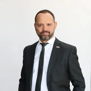 САФРОНОВ