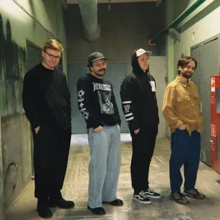 мелисса здесь