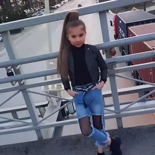 ⋆