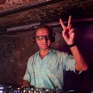 DJ OMEGA Ω