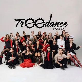 FREE DANCE FAMILY