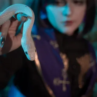 Лиза пробует