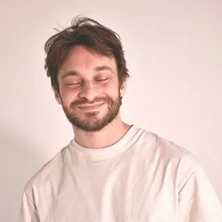 обнимаю