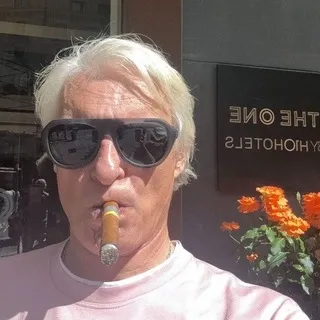 r 𝖠 e 𝖭 s 𝖯 t 𝖴 🥸💩