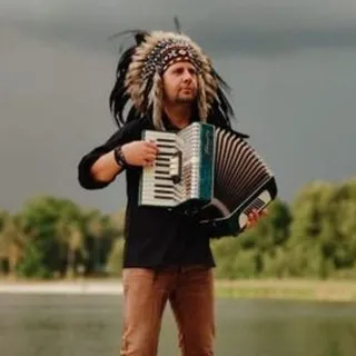 🎼 Estéban Cortez 🎸️🎙🪗✨