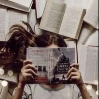 книги, чай… и немного жизни?