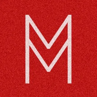 Марина фоткает