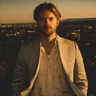 Finneas Brasil