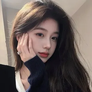 大奶女大学生裸聊一对一
