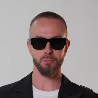 Viktor wears Pravda