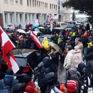 Demo Linz / AT - Verein für positive Aura am Hauptplatz