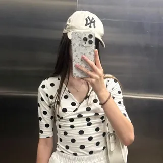 𝐋