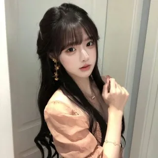 娇滴滴的女网红