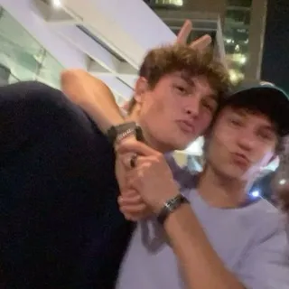 luv f1 w aestie & aleksa