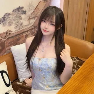 胖嘟嘟的小姑娘