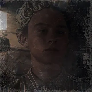 𝙎𝙩𝙖𝙣𝘭𝘦𝘺 𝘜𝘳𝘪𝘴