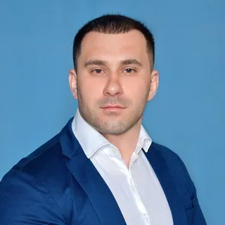 Максим Валиков