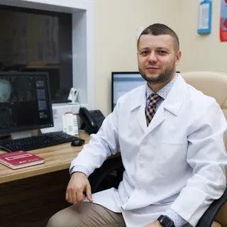 Доктор Айнур Ахатов