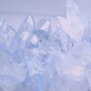 𝑖𝑐𝑦 𝑙𝑖𝑔ℎ𝑡 𝑠𝑡𝑢𝑑𝑖𝑜