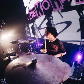САНЯ СТУЧИТ 🥁