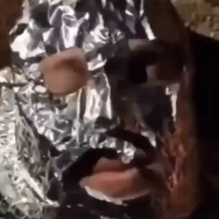 Гоббо чёт делает