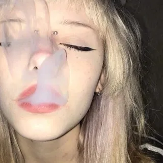 𝟏𝟖+ 𝐏𝐡𝐨𝐭𝐨𝐬 (2)