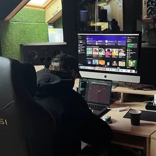 MR DARKO LOOPS