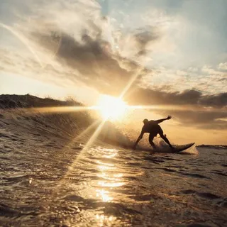 Охотник за волнами🏄‍♂