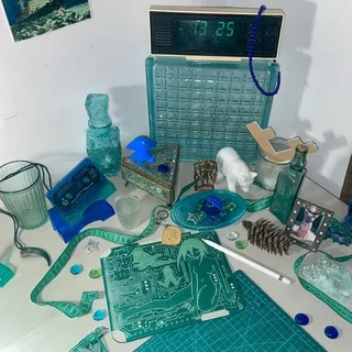෴