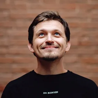 Кожан развивает
