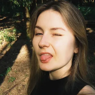 сахарова рисует