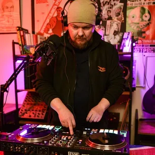 DJ GROM