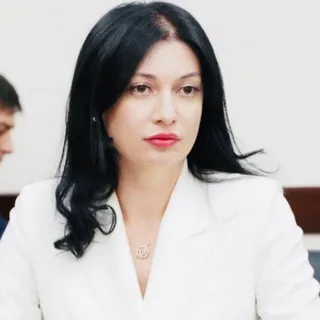 Элла Алибекова (Министр образования и науки РСО)