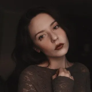 red lips wolf eyes