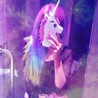 #🦄 ! @.ʙᴏʙᴏʟ :))