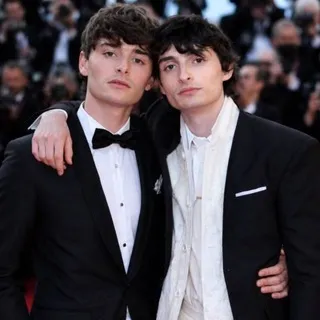 foah // byler news 🤍