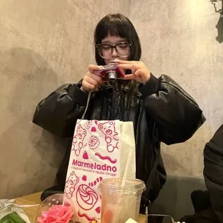 додля фоткает